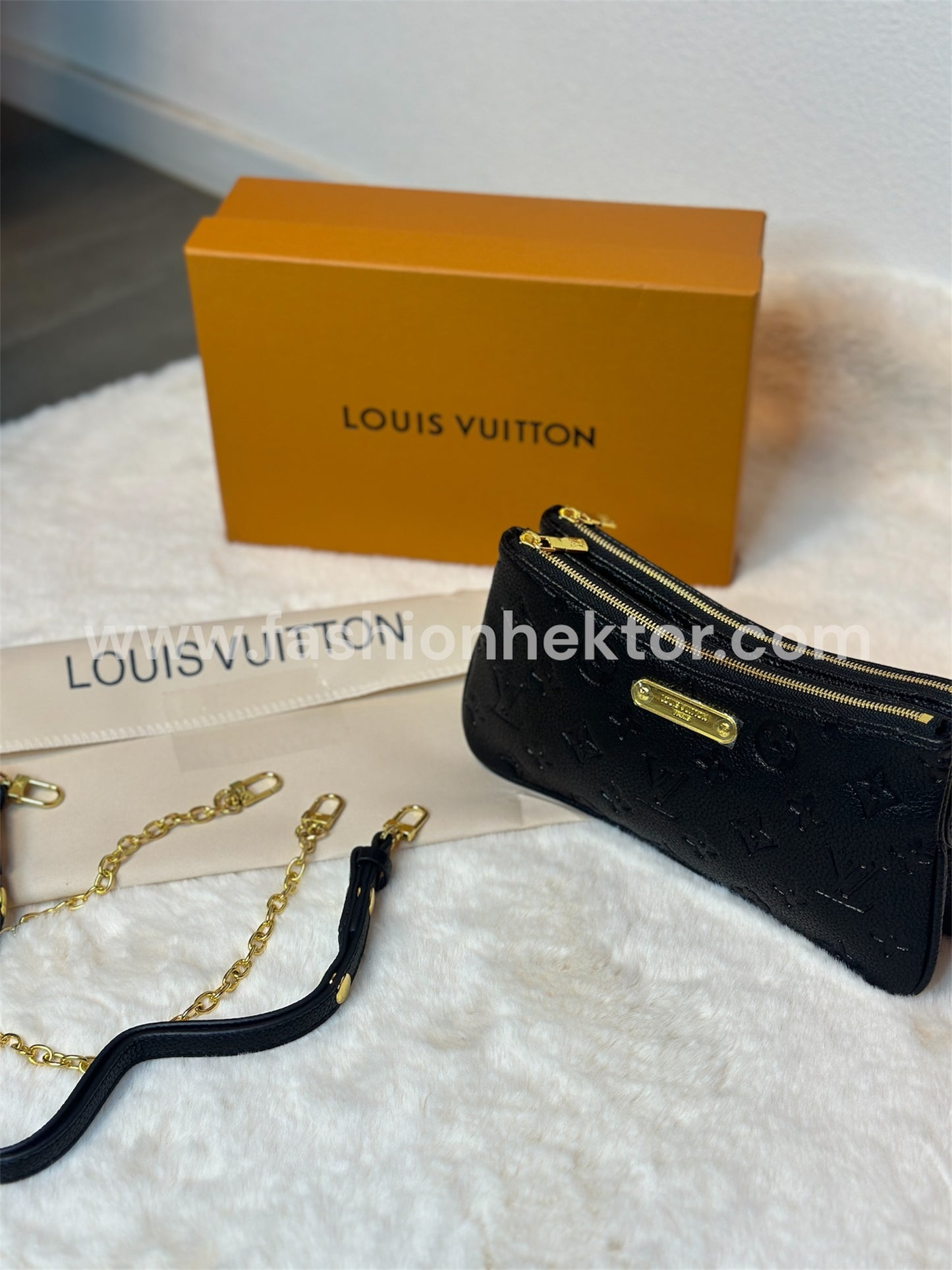 Louis Vuitton Easy Pouch On Strap Tas Dames