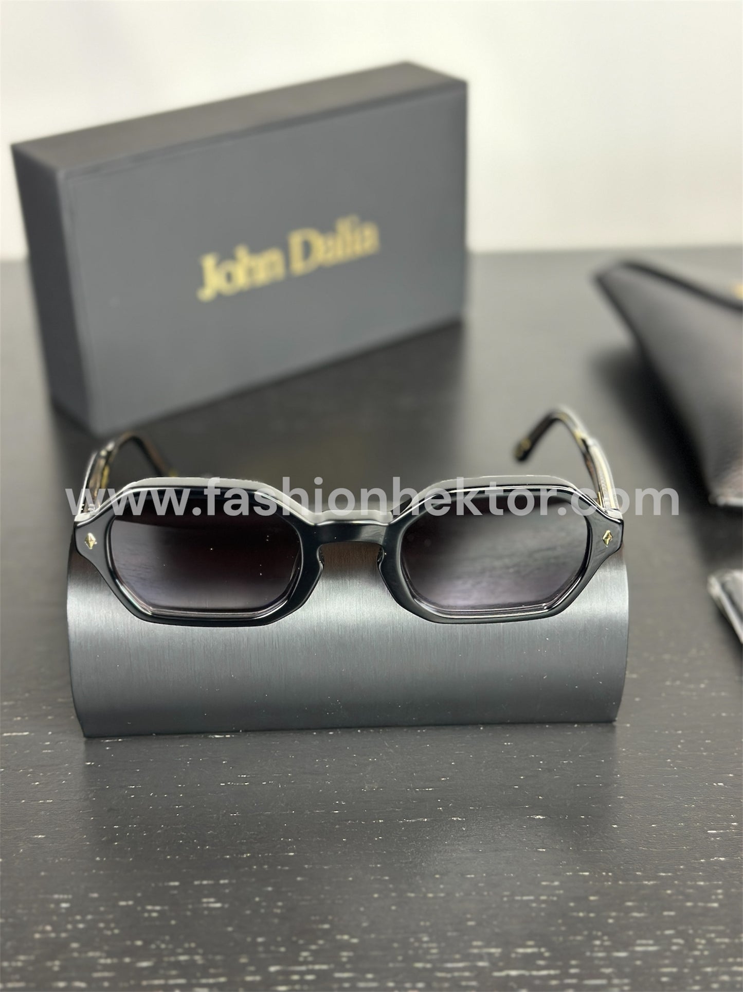 John Dalia Sunglasses Black/Black